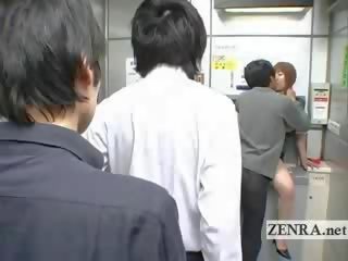 Bizarr japanisch post büro bietet an vollbusig oral sex geldautomat