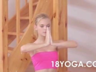 Baby droom yoga broek gescheurd en geneukt