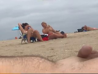 Eccitato a essere visto da donne a il momento di ejaculation/nudist spiaggia