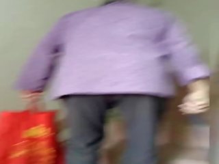 Following My Chinese Granny Home to Fuck Her: Free adult video f6