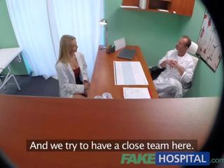 Fakehospital جديد ممرضة يأخذ مزدوج شاعر المليون من أقرن المعالج الثلاثون قصاصة مقاطع