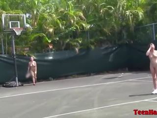Těžký nahoru vysoká škola dospívající lesbičky hrát akt tenisový & těšit kočička výprask zábava