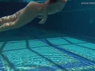 Jessica lincoln consigue lascivo y desnudo en la piscina: xxx película 13