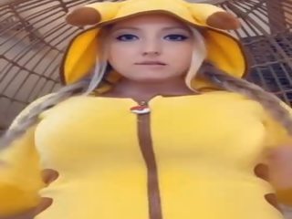 Anyatej szőke befonva pigtailek pikachu szar & spits tej tovább hatalmas csöcsök felszökkenés tovább műfasz snapchat szex videókat