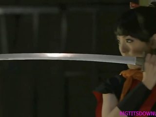 Samurai gadis dengan gergasi payu dara