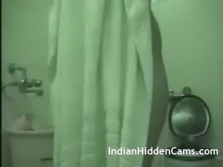 Indian Honeymoon Couple Homemade porn vid