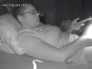 बस्टी बिच खुलती एक चलचित्र के लिए उसकी किशोर कॉट छिपा हुआ कॅम