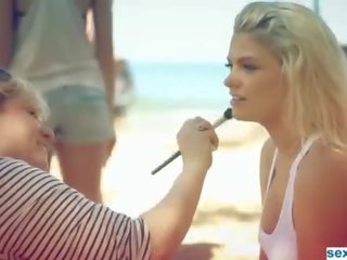 Плейбой модель kristen ніколь оголена на пляж