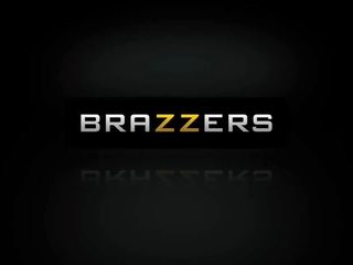 的brazzers - 徐娘半老 喜欢 它 大 - 热 摩洛伊斯兰解放阵线 乱搞 年轻 家伙 在 该 淋浴 现场 主演 francesca 乐 和 keiran 背风处