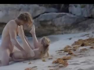 Gambar/video porno vulgar musim panas hubungan intim di itu pantai