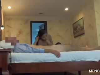 Young Filipina bargirl gets stretched out and filled up by a big member