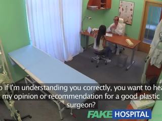Fakehospital docteur sexuellement ensembles les patients fears à reste que son seins