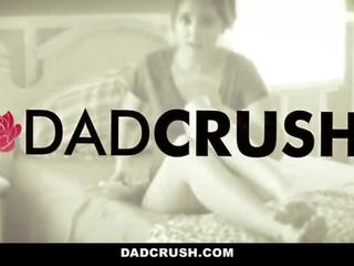 Dadcrush - förförd av slutty step-daughter