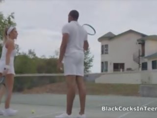 Bigtit važiuoja laimingas tenisas coaches bbc